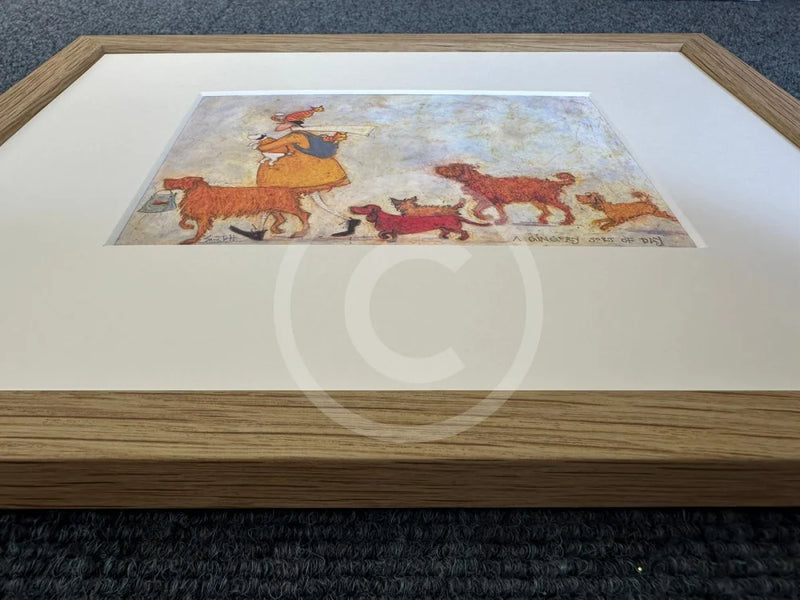 Framed in Oak, Close up of frame depth