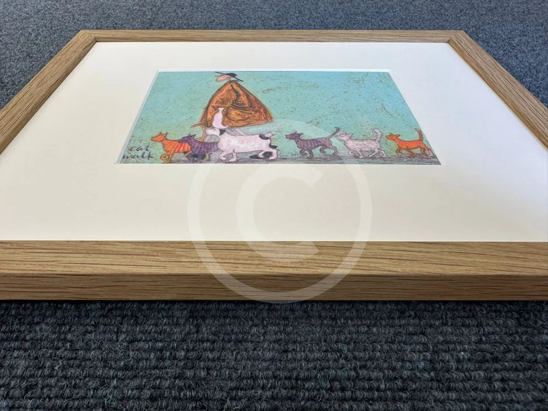 Framed in Oak, Close up of frame depth