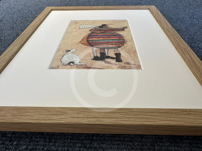Framed in Oak, Close up of frame depth